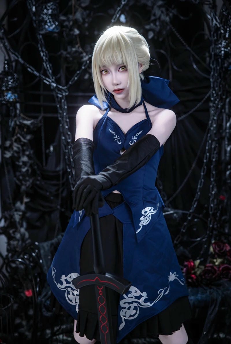 anh-alter-saber-cosplay (24)