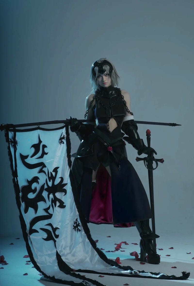 anh-alter-saber-cosplay (5)