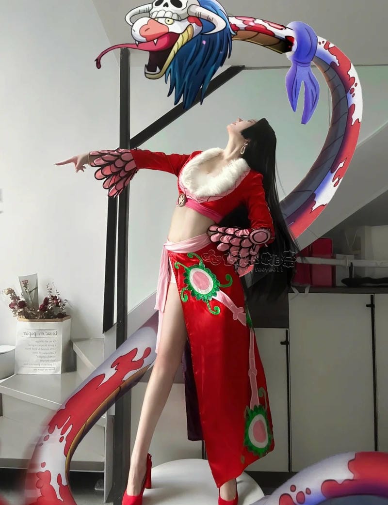 99+ Ảnh Boa Hancock cosplay quyến rũ đỉnh cao khiến fan One Piece phát cuồng