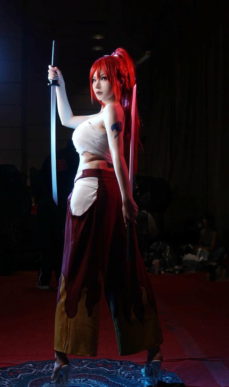 anh-cosplay-erza-scarlet (2)