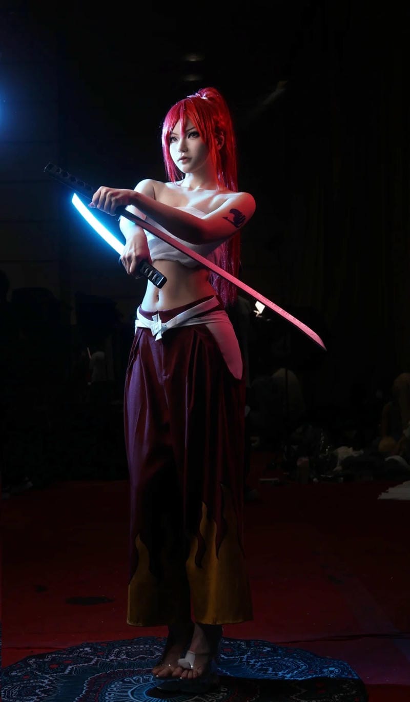 anh-erza-scarlet-cosplay (37)