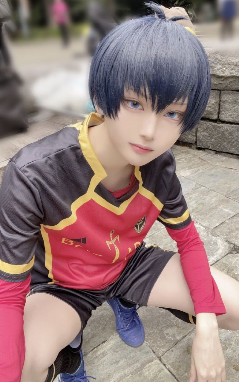 anh-isagi-yoichi-cosplay (21)