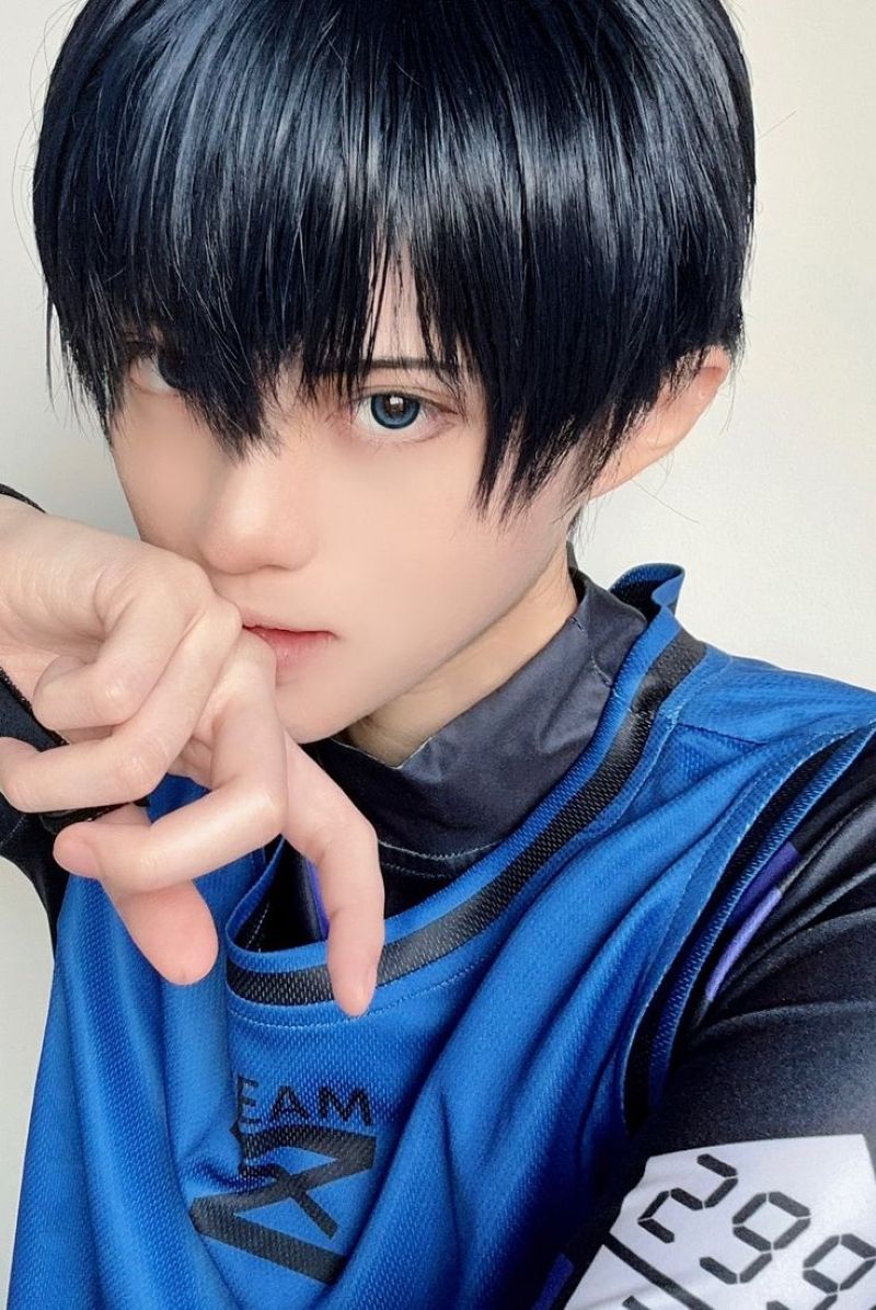 anh-isagi-yoichi-cosplay (23)