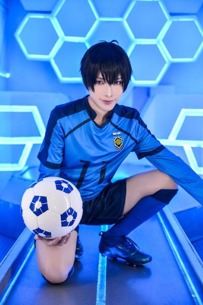 anh-isagi-yoichi-cosplay (24)