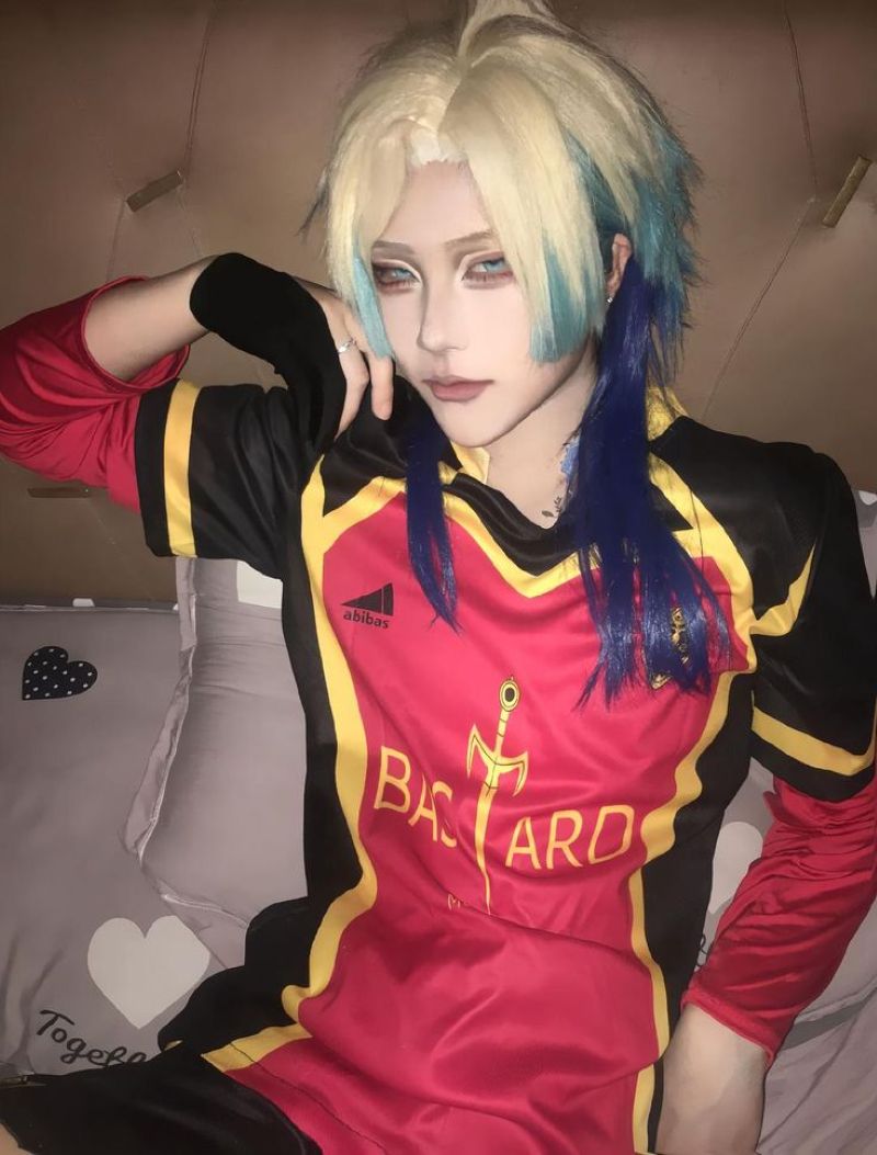 anh-michael-kaiser-cosplay (4)