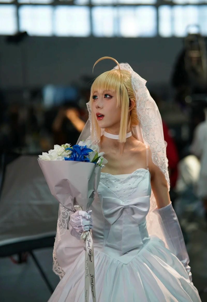 anh-saber-bride-cosplay (21)