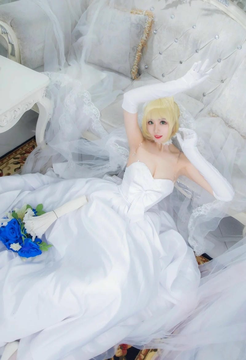 anh-saber-bride-cosplay (6)