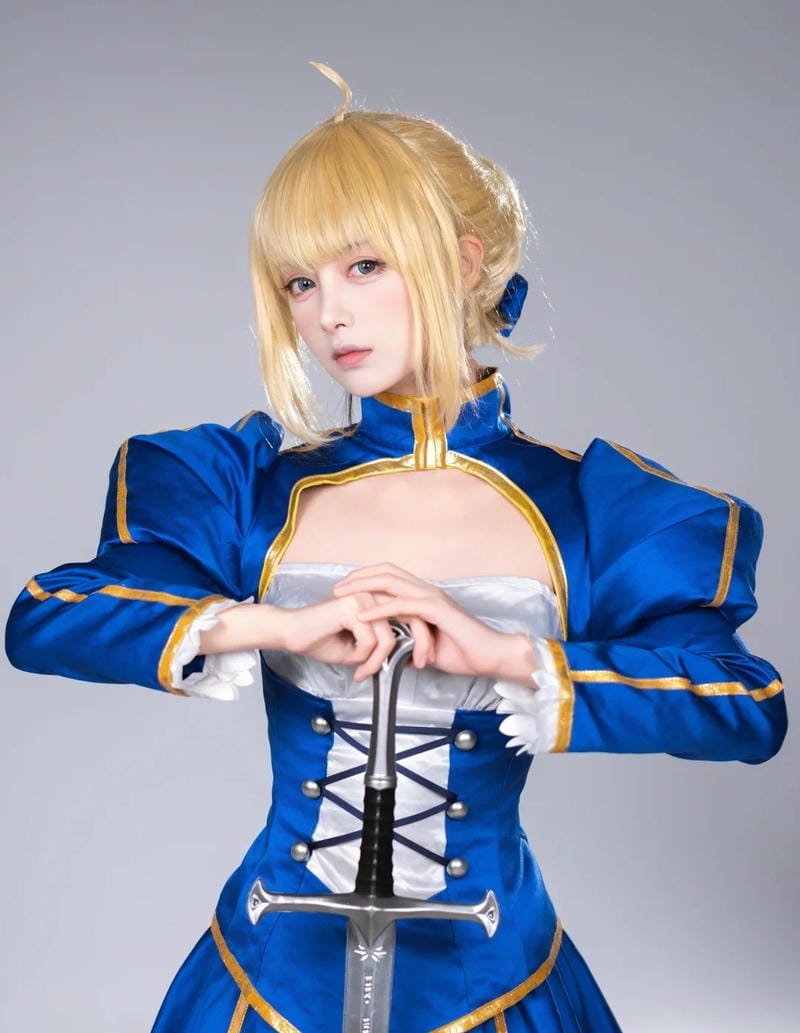 anh-saber-cosplay (19)