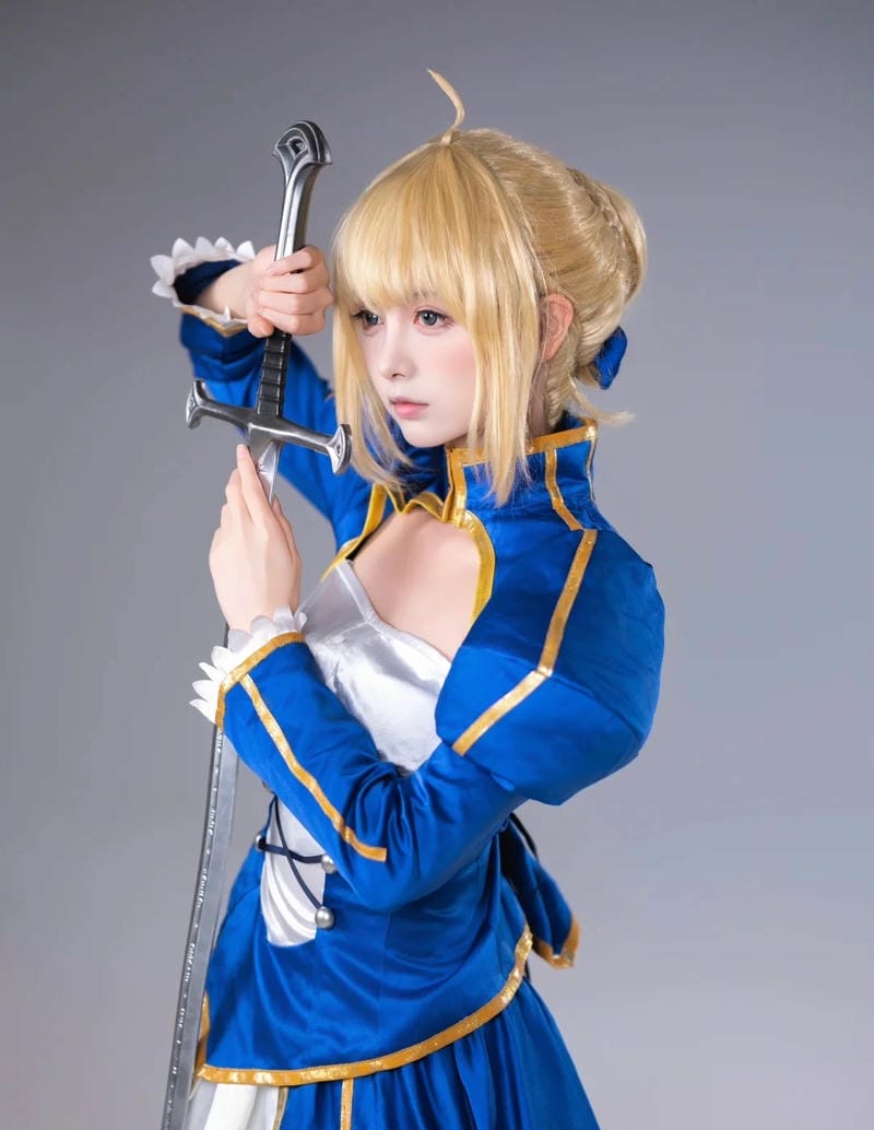 anh-saber-cosplay (20)