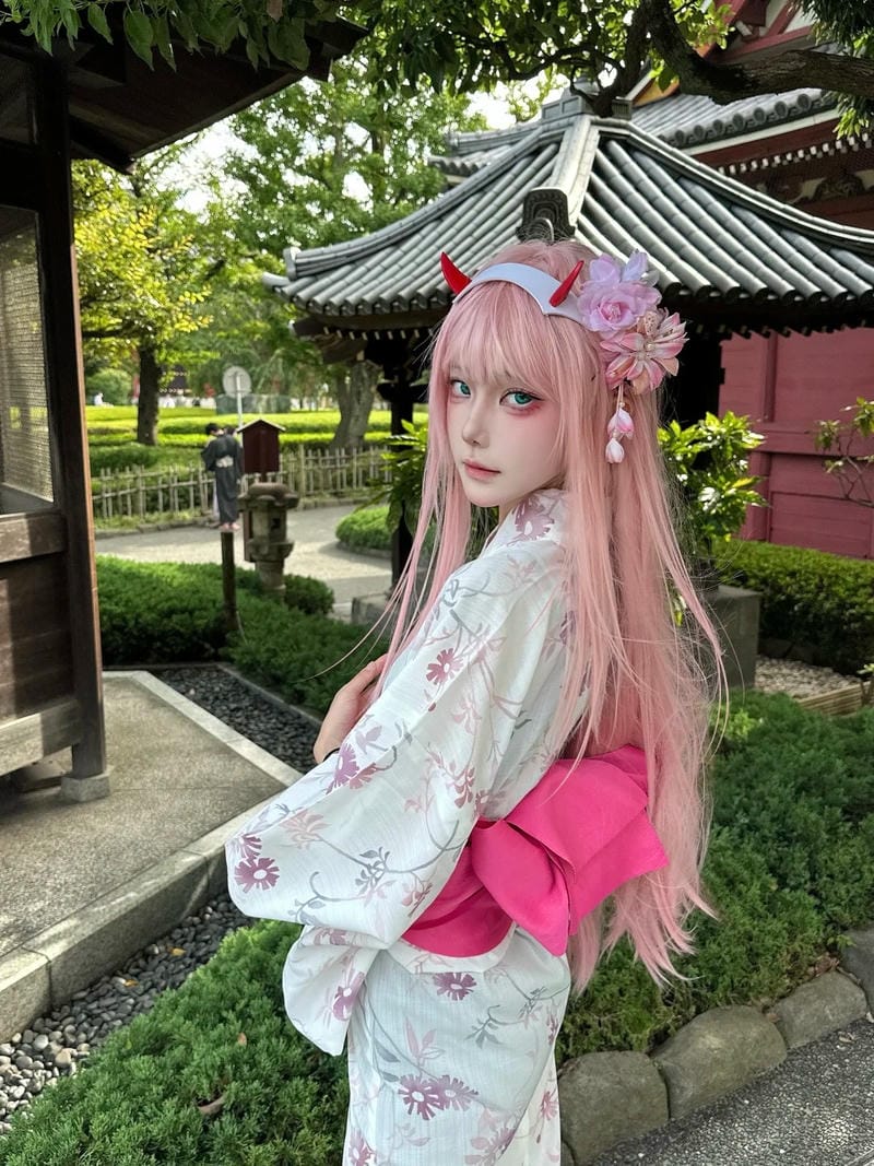 anh-zero-two-cosplay (6)